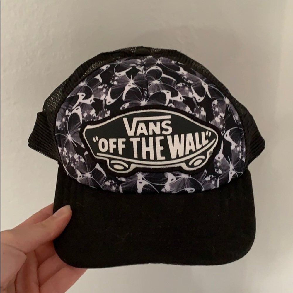 Vans butterfly trucker hat